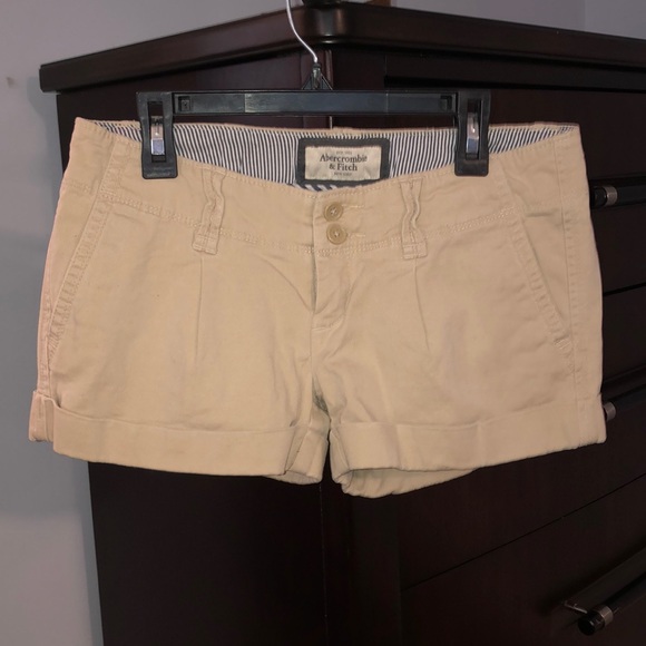 Abercrombie & Fitch - Khaki Cuffed Shorts - Picture 1 of 3